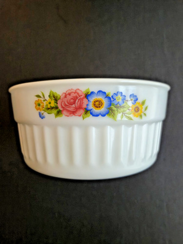 Vintage pyrex deep bowl - deep,