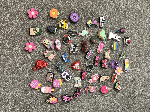 Random croc charms - random,