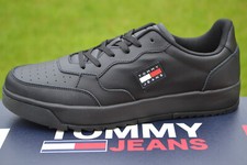 TOMMY HILFIGER / TOMMY JEANS