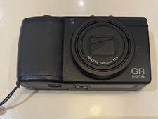 RICOH GR Digital III 10.0MP Compact Camera - Black  with battery and a case 