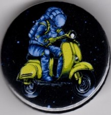 SCOOTERING Pin Button Badge