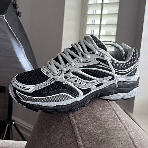 Saucony men low top - men’s,