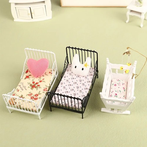 Dolls house miniatures 12 - dolls, 1:12