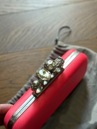 Alexander mcqueen red knuckle - alexander,