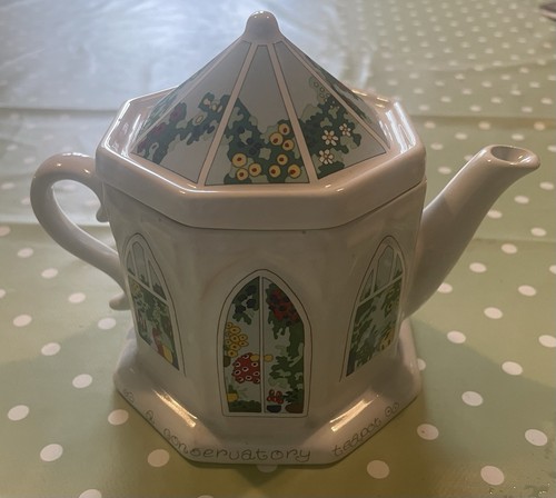 Wade collectors tea pot - wade,