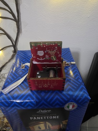 Wooden hand crank music box - wooden,