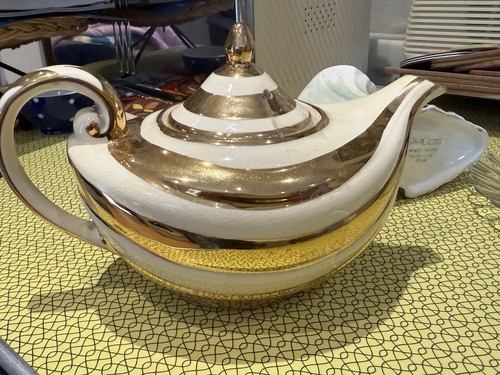 Vintage aladdin lamp - lamp, teapot