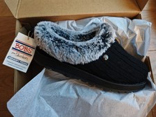 Skechers BNIB Women's Bobs