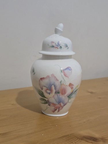Vintage bone china aynsley - bone,