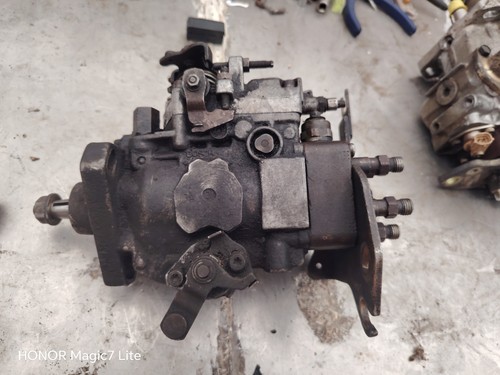 Fuel injection pump - pump, vw
