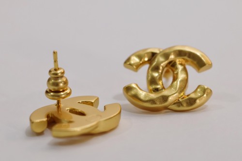 Chanel logostud earrings - cc,