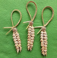 Corn dolly favours - corn, favours.