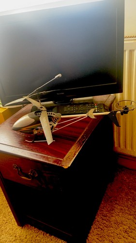 Red gyro flyer remote - 5,