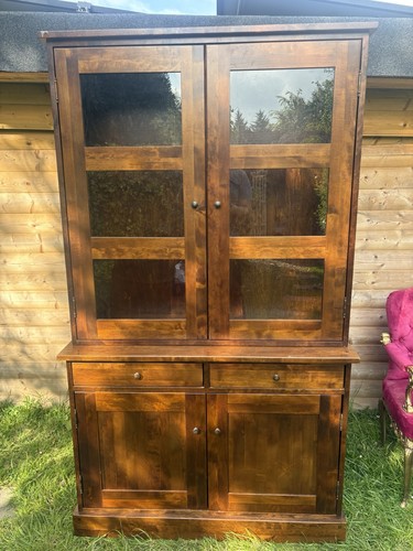 Laura ashley garrat - laura,