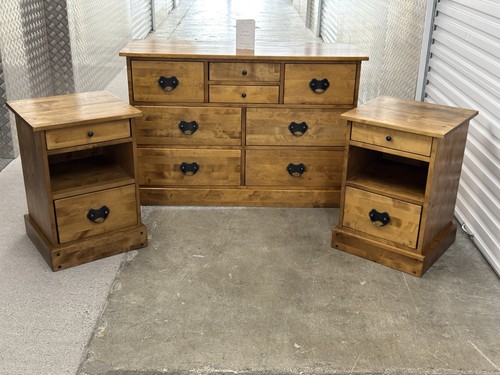 Laura ashley garrat - laura,