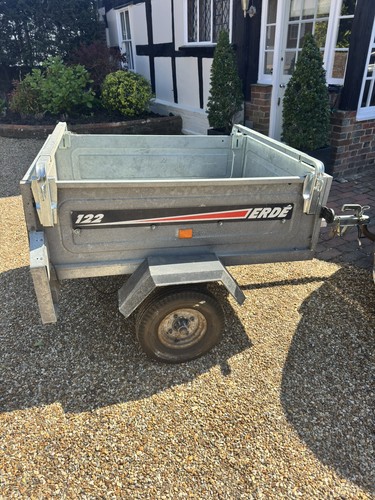 Erde 122 trailer with - , roof