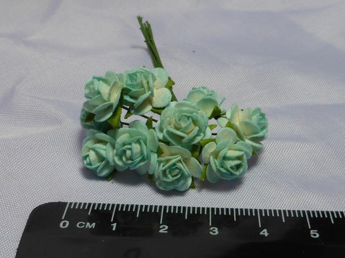 Scale roses dollshouse - 1:12,