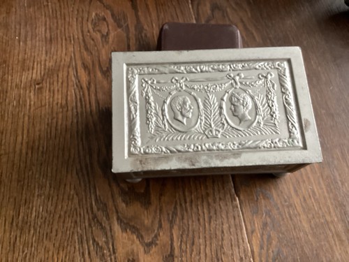 Vintage decorative tin box - decorative,