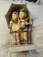 Goebel Hummel Figurine 71 Stormy Weather  Children Umbrella Germany Vintage 6.5