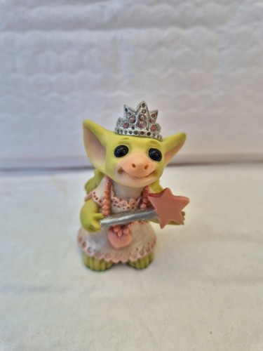 Playing princess pocket - -,