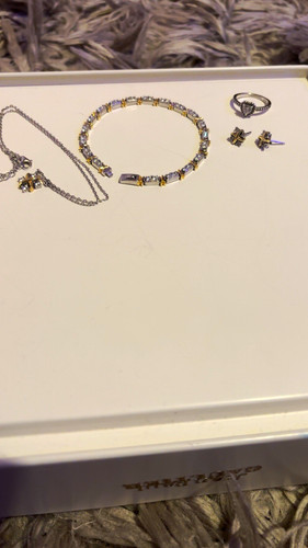 Silver jewellery set with