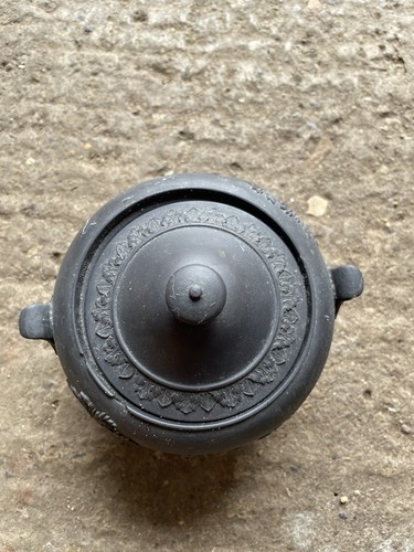 Wedgwood small urn - wedgwood,