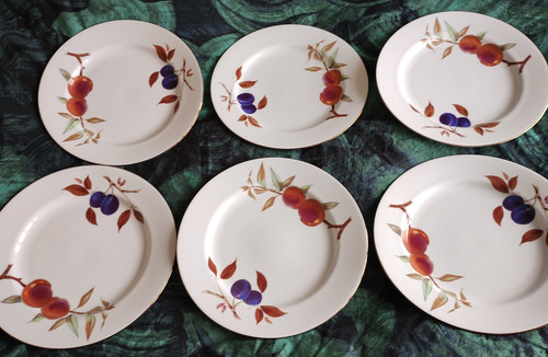 Royal worcester dinner plates - royal,