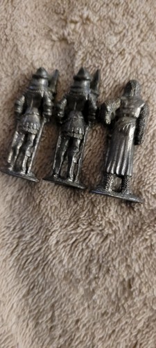 Vintage kinder metal soldiers - kinder,