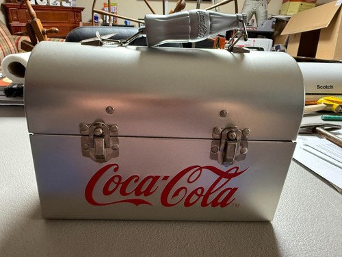 Coca cola metal - metal, lunch