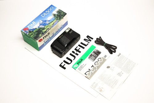Fuji 300 35mm compact point - dl,