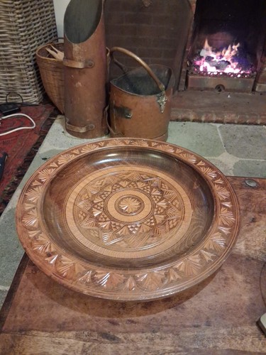 Pretty vintage carved wooden - pretty,