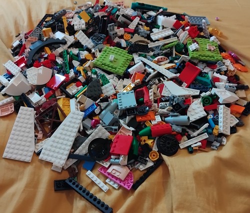 Lego bricks small - parts, mainly