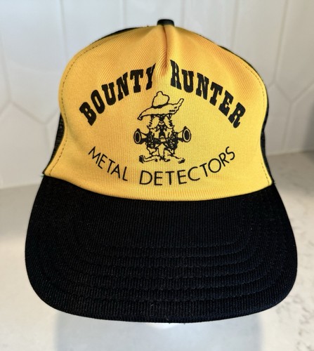 Vintage bounty hunter metal - bounty,