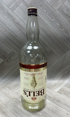Vintage bells whisky glass - 20",