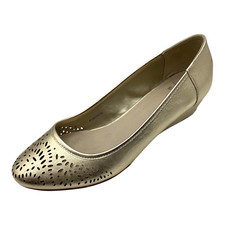 Clarks Women Gold  Leather Wedge Heel Cut Out Wide Fit Court Shoes Size 7.5 Used