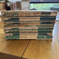 7 x Vintage Green Penguin