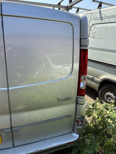 Vauxhall vivaro renault trafic - vivaro,