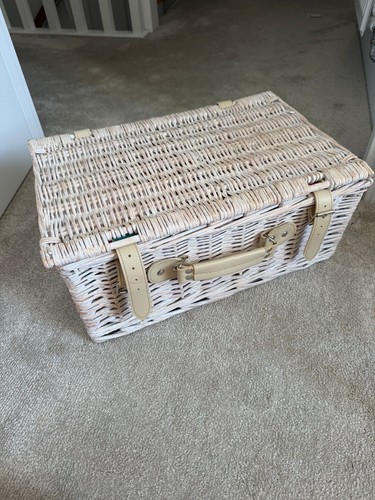 Wicket picnic basket with - picnic,