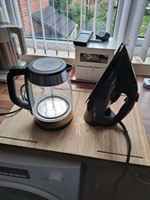 PHILIPS STEAM IRON & GLASS JUG KETTLE