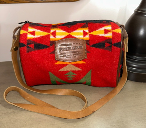 Pendleton wool barrel - pendleton, shoulder
