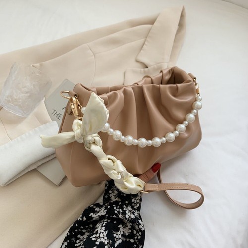 Pleated shoulder bag with - shoulder,