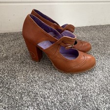 Red or Dead Ladies Y2K Tan Leather Brogue Pattern Court Heels Shoes Size UK 7