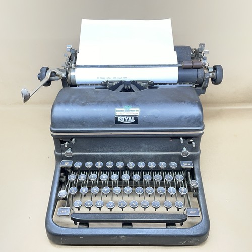 Old vintage 1940s - royal, kmm