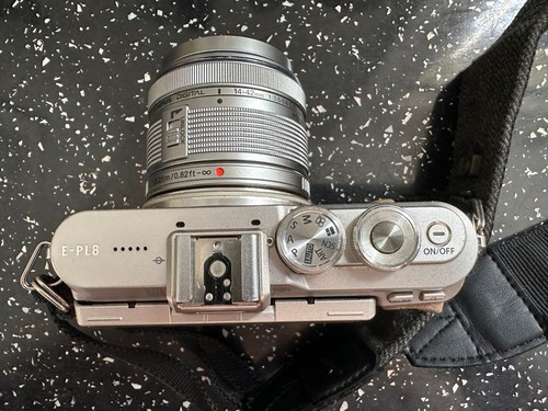 Olympus pen pl8 mirrorless - olympus,
