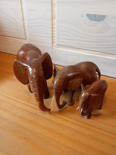 Wooden elephants family 3 - elephants, of