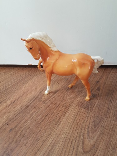 Beswick palomino horse - beswick,