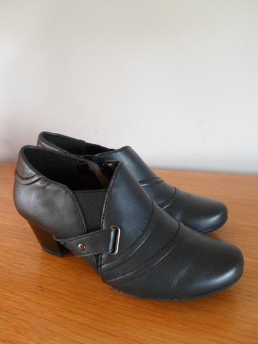 Ladies navy leather lotus shoe - navy,