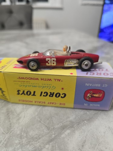 Corgi toys 154 ferrari formula - toys,