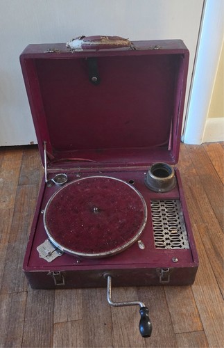Vintage portable hand crank - portable, hand-crank
