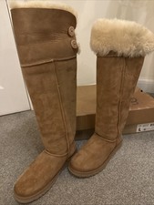 Gorgeous UGG Bailey Button